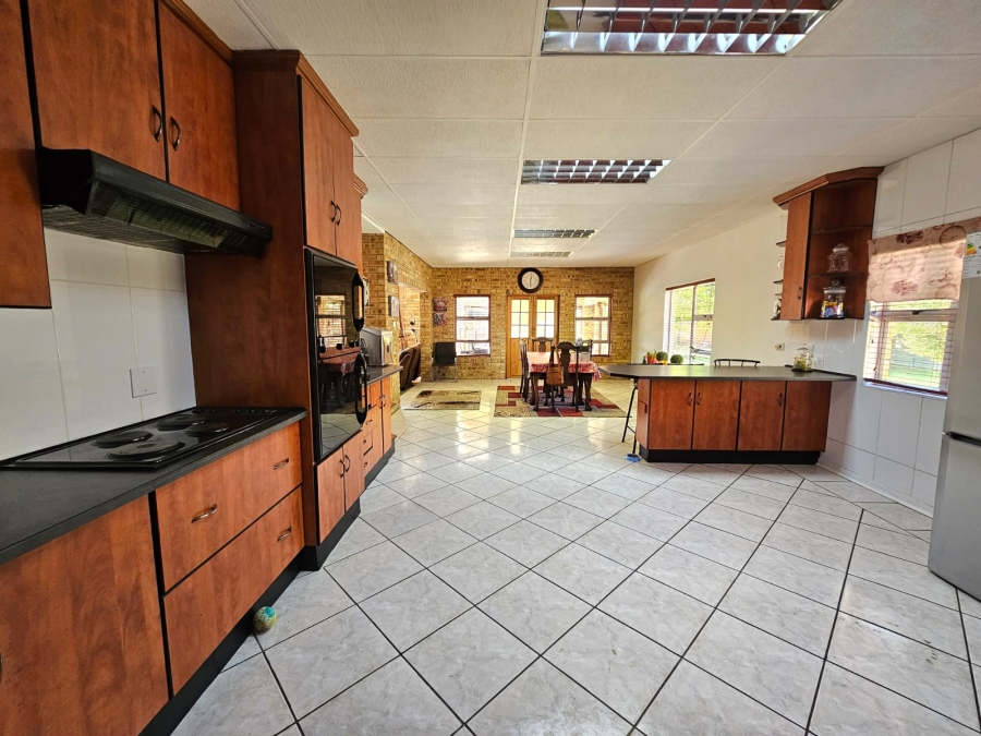 4 Bedroom Property for Sale in Jim Fouchepark Free State